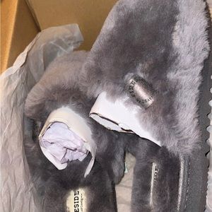 NWB Dearfoams Slippers Fireside Shearling Sz 9